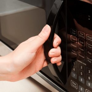 microondas gasta muita energia